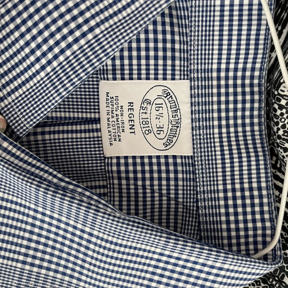 BROOKS BROTHERS BUTTON DOWN SHIRT - Picture 7 of 7